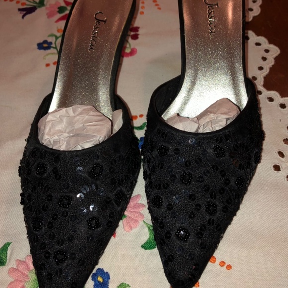 Women’s Size 5/6 Vintage Beaded and Sequinned Black Evening Shoes - Picture 2 of 5